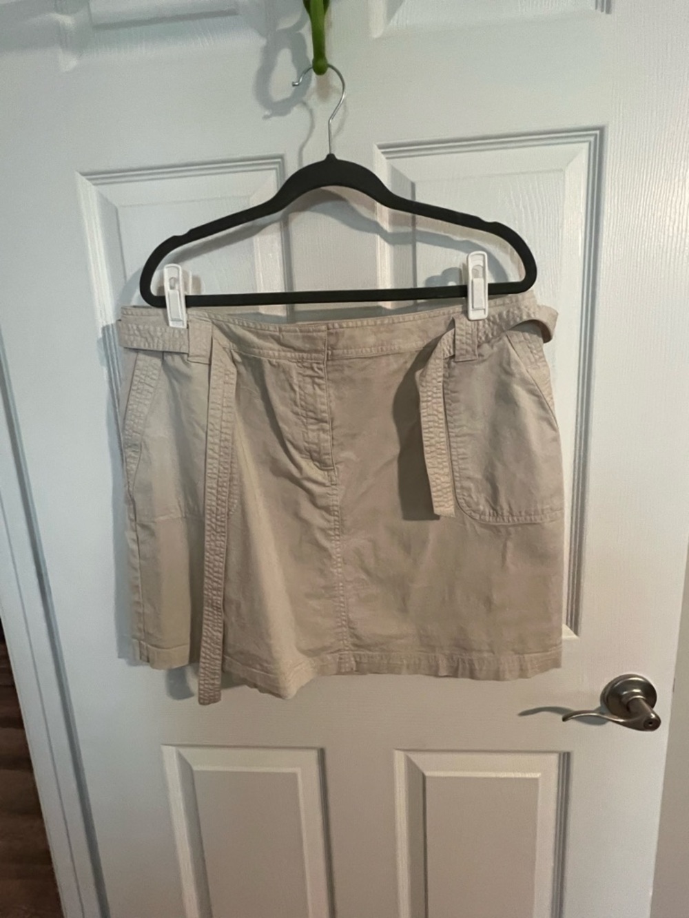 Josephine Chaus Cream Casual Cotton Belted Mini Skort